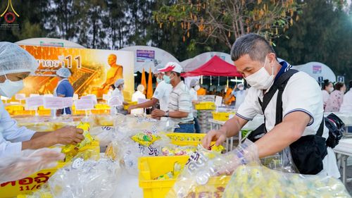 ภาพ No.71785:พิธีถวายภัตตาหารเป็นสังฆทาน แด่คณะพระธรรมยาตราฯ ในโครงการธรรมยาตรากตัญญูบูชา มหาปูชนียาจารย์ พระมงคลเทพมุนี(สด จนฺทสโร) พระผู้ปราบมาร อนุสรณ์สถาน 7 แห่ง ปีที่ 11 วันที่ 17 มกราคม พ.ศ. 2566