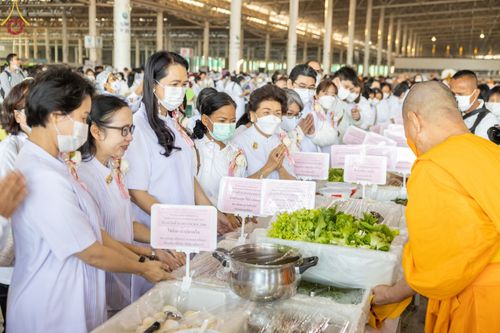ภาพ No.75140:พิธีถวายภัตตาหารเป็นสังฆทาน แด่คณะพระธรรมยาตราฯ ในโครงการธรรมยาตรากตัญญูบูชา มหาปูชนียาจารย์ พระมงคลเทพมุนี(สด จนฺทสโร) พระผู้ปราบมาร อนุสรณ์สถาน 7 แห่ง ปีที่ 11 วันที่ 31 มกราคม พ.ศ. 2566