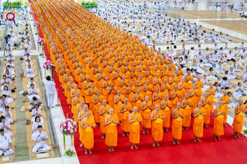 ภาพ No.308691:วันที่ 1 กุมภาพันธ์ พ.ศ. 2569 พิธีรับประกาศนียบัตร และพระของขวัญพระธรรมยาตรา ณ สภาธรรมกายสากล วัดพระธรรมกาย จ.ปทุมธานี