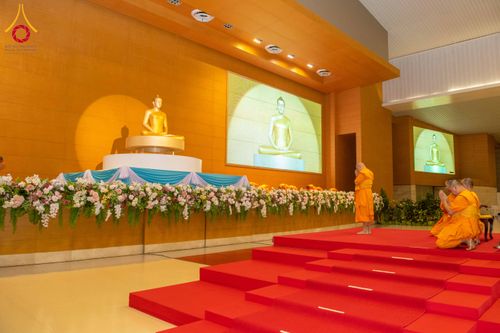 ภาพ No.325619:วันที่ 26 เมษายน พ.ศ.2569 กิจกรรมงานบุญวันอาทิตย์ สาธุชนปฏิบัติธรรมร่วมกัน ณ ห้องแก้วสารพัด 1 วัดพระธรรมกาย ปทุมธานี