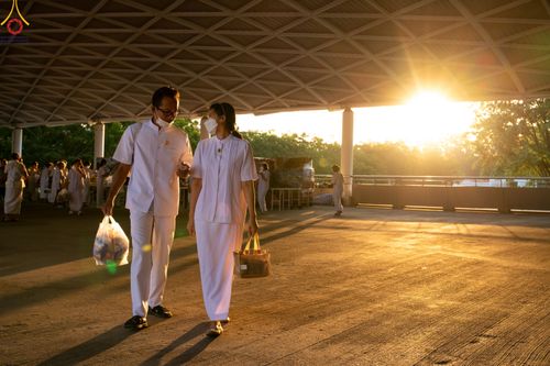 ภาพ No.81441:พิธีตักบาตร ข้าวสารอาหารแห้ง และพิธีบูชาข้าวพระ ณ สภาธรรมกายสากล วัดพระธรรมกาย วันเสาร์ที่ 3 มิถุนายน 2566