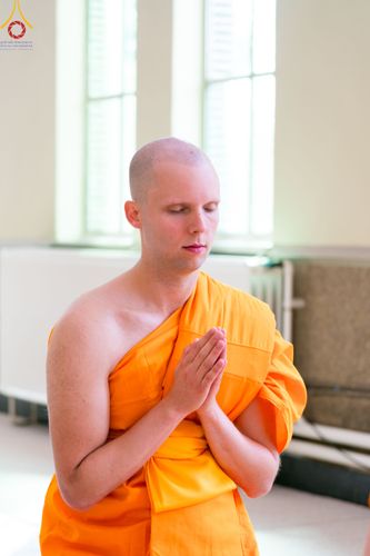 ภาพ No.83882:พิธีเวียนประทักษิณ,พิธีบรรพชาและพิธีอุปสมบทหมู่ ในโครงการอบรมพระธรรมทายาทในทวีปยุโรป  รุ่นที่ 9 วันอาทิตย์ที่ 16 กรกฎาคม พ.ศ. 2566 ณ วัดพระธรรมกายเบเนลักซ์  ประเทศเบลเยียม