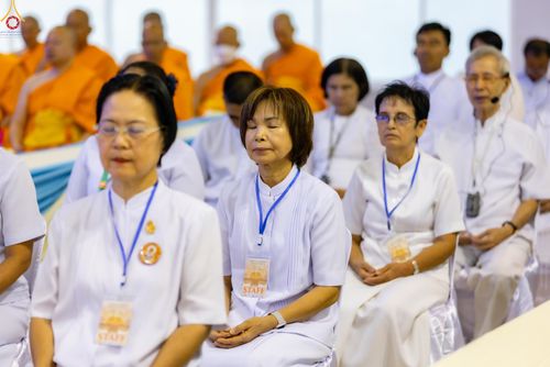 ภาพ No.331205:วันวิสาขบูชา อาทิตย์ที่ 31 พฤษภาคม พ.ศ.2569 พิธีปฏิบัติธรรม ณ ห้องแก้วสารพัดนึก 1  วัดพระธรรมกาย จังหวัดปทุมธานี