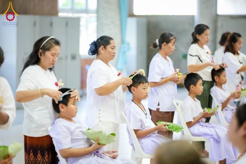 ภาพ No.317431:วันอาทิตย์ ที่ 29 มีนาคม พ.ศ.2569  พิธีปลงผม , พิธีขอขมามอบบาตรและผ้าไตร , พิธีบรรพชา ณ ศูนย์ปฏิบัติธรรมสมุทรปราการ จำนวน 42 รูป