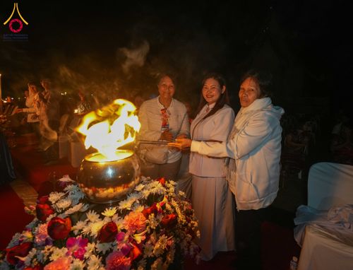 ภาพ No.309105:วันศุกร์ที่ 6 กุมภาพันธ์ พ.ศ.2569 พิธีจุดประทีปโคมลาน ปล่อยโคมลอยถวายเป็นพุทธบูชา  ณ ลานธรรมเจดีย์วัดทุ่งเจริญธรรม อ.อมก๋อย จ.เชียงใหม่