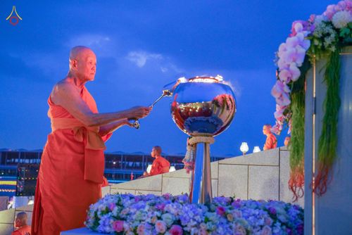 ภาพ No.81768:พิธีจุดวิสาขประทีปและเวียนประทักษิณ เนื่องในวันวิสาขบูชา วันเสาร์ที่ 3 มิถุนายน 2566 ณ ลานธรรมพระมหาธรรมกายเจดีย์ วัดพระธรรมกาย จ.ปทุมธานี