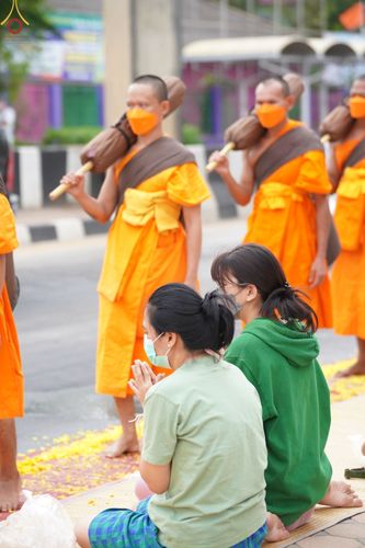 ภาพ No.68978:พิธีต้อนรับพระธรรมยาตรา ในโครงการธรรมยาตรากตัญญูบูชา มหาปูชนียาจารย์ พระมงคลเทพมุนี(สด จนฺทสโร) พระผู้ปราบมาร อนุสรณ์สถาน 7 แห่ง ปีที่ 11 วันที่ 3 มกราคม พ.ศ. 2566 ณ อนุสรณ์สถานมหาวิหารพระมงคลเทพมุนี จ.สุพรรณบุรี