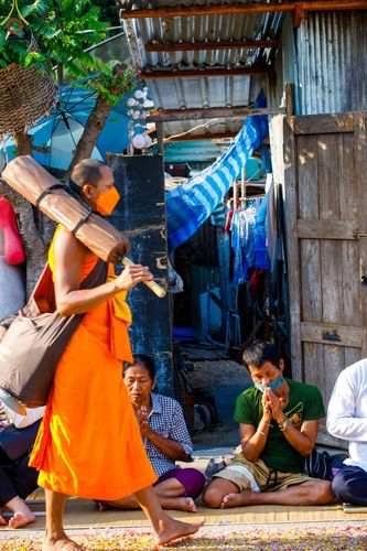ภาพ No.72430:พิธีต้อนรับพระธรรมยาตรา ในโครงการธรรมยาตรากตัญญูบูชา มหาปูชนียาจารย์ พระมงคลเทพมุนี(สด จนฺทสโร) พระผู้ปราบมาร อนุสรณ์สถาน 7 แห่ง ปีที่ 11 วันที่ 18 มกราคม พ.ศ. 2566 ณ อนุสรณ์สถานลำดับที่ 4 สถานที่เกิดด้วยกายธรรม วัดโบสถ์ (บน) บางคูเวียง อ.บางกรวย จ.นนทบุ