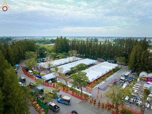 ภาพ No.69238:พิธีถวายภัตตาหารเป็นสังฆทาน แด่คณะพระธรรมยาตราฯ ในโครงการธรรมยาตราฯ ปีที่ 11 ณ อนุสรณ์สถานมหาวิหารพระมงคลเทพมุนี อ.สองพี่น้อง จ.สุพรรณบุรี วันที่ 4 และ 5 มกราคม พ.ศ. 2566