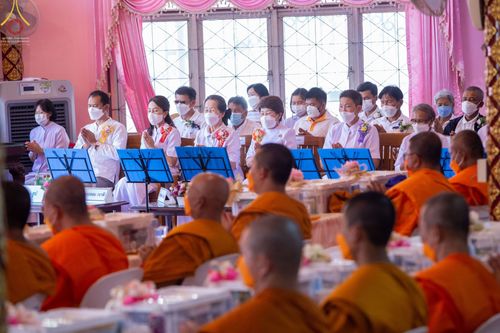 ภาพ No.73711:พิธีเจริญพระพุทธมนต์ ปฏิบัติธรรม มอบทุนการศึกษา ถวายสังฆทาน 106 วัด เพื่อถวายเป็นพุทธบูชา และขับเคลื่อนโครงการหมู่บ้านรักษาศีล 5  โดยคณะสงฆ์จังหวัดนนทบุรี คณะศิษยานุศิษย์วัดพระธรรมกาย โครงการธรรมยาตราฯ ปีที่ 11 ณ วัดตะเคียน อ.บางกรวย จ.นนทบุรี วันที่ 21 