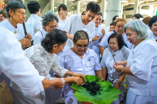 ภาพ No.333477:วันอาทิตย์ที่ 7 มิถุนายน พ.ศ.2569 พิธีตัดปอยผมและปลงผมนาคธรรมทายาท โครงการบรรพชาและอุปสมบทหมู่ธรรมทายาท รุ่นผู้บริหาร รุ่นที่ 16 ณ วิหารคด 11 วัดพระธรรมกาย