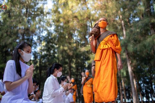 ภาพ No.70830:พิธีต้อนรับพระธรรมยาตรา ในโครงการธรรมยาตรากตัญญูบูชา มหาปูชนียาจารย์ พระมงคลเทพมุนี(สด จนฺทสโร) พระผู้ปราบมาร อนุสรณ์สถาน 7 แห่ง ปีที่ 11 วันที่ 14 มกราคม พ.ศ. 2566 ณ อนุสรณ์สถานลำดับที่ 3 สถานที่เกิดในเพศสมณะ วัดสองพี่น้อง อ.สองพี่น้อง จ.สุพรรณบุรี