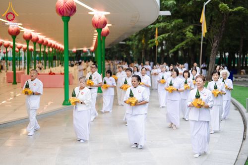 ภาพ No.286478:วันเสาร์ที่ 12 กรกฏาคม พ.ศ.2568 พิธีบรรพชาอุปสมบท  โครงการบรรพชาอุปสมบทหมู่ ธรรมทายาทนานาชาติ(ภาคภาษาจีน), โครงการบรรพชาสามเณร โรงเรียนนานาชาติ รุ่นที 14