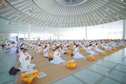 ภาพ No.72800:พิธีเจริญพระพุทธมนต์ และถวายภัตตาหารเป็นสังฆทาน เนื่องในวันคล้ายวันเกิด ครบรอบ 114 ปี คุณยายอาจารย์มหารัตนอุบาสิกาจันทร์ ขนนกยูง วันที่ 19 มกราคม พ.ศ. 2566 ณ หอฉันคุณยายอาจารย์ฯ วัดพระธรรมกาย จ.ปทุมธานี