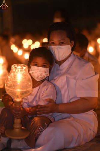 ภาพ No.75394:พิธีจุดประทีปถวายเป็นพุทธบูชา และบูชาธรรมมหาปูชนียาจารย์ ในโครงการธรรมยาตรากตัญญูบูชา มหาปูชนียาจารย์ พระมงคลเทพมุนี(สด จนฺทสโร) พระผู้ปราบมาร ปีที่ 11 ณ อนุสรณ์สถานลำดับที่ 7 สถานที่ขยายวิชชาธรรมกาย วัดพระธรรมกาย จ.ปทุมธานี วันที่ 31 มกราคม พ.ศ. 2566