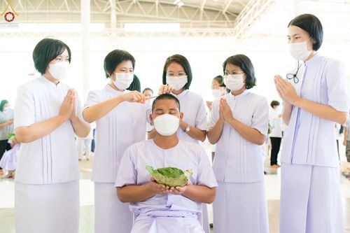 ภาพ No.63594:พิธีปลงผมนาคธรรมทายาท โครงการอุปสมบทบูชาธรรม มหาปูชนียาจารย์ประจำปี 2565 วันที่ 19 พฤศจิกายน พ.ศ. 2565 ณ สภาธรรมกายสากล วัดพระธรรมกาย