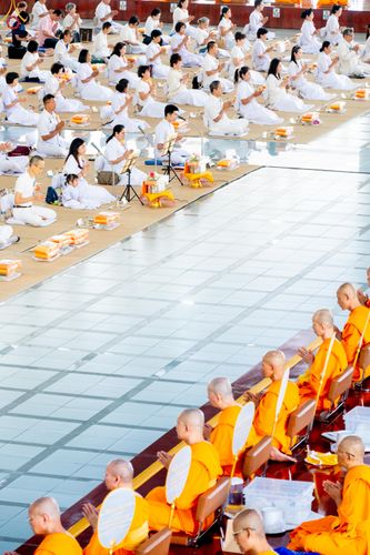 ภาพ No.328800:วันเสาร์ที่ 16 พฤษภาคม พ.ศ.2569 พิธีบุพเปตพลี ครั้งที่ 183 ร่วมอุทิศบุญแด่หมู่ญาติที่ล่วงลับไปแล้ว และสืบทอดอายุพระพุทธศาสนา ณ หอฉันคุณยายอาจารย์ฯ  วัดพระธรรมกาย