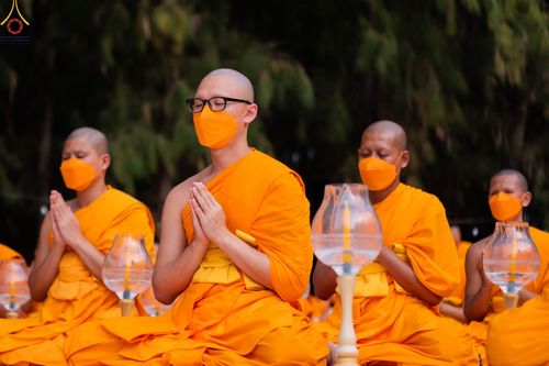 ภาพ No.69442:พิธีจุดประทีปถวายเป็นพุทธบูชา และบูชาธรรมมหาปูชนียาจารย์ ในโครงการธรรมยาตรากตัญญูบูชา มหาปูชนียาจารย์ พระมงคลเทพมุนี(สด จนฺทสโร) พระผู้ปราบมาร ปีที่ 11 ณ อนุสรณ์สถานมหาวิหารพระมงคลเทพมุนี อ.สองพี่น้อง จ.สุพรรณบุรี