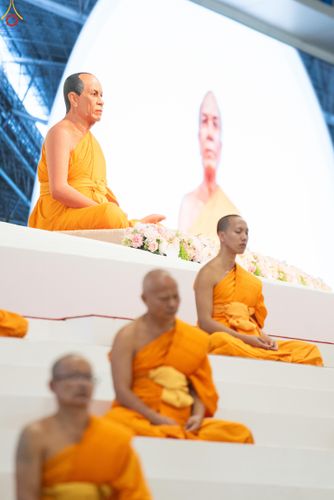 ภาพ No.337821:วันอาทิตย์ต้นเดือน 5 กรกฎาคม พ.ศ.2569 พิธีบูชาข้าวพระ ณ สภาธรรมกายสากล วัดพระธรรมกาย