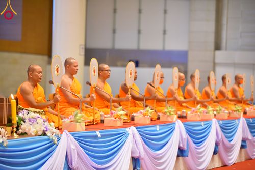 ภาพ No.90784:พิธีบำเพ็ญกุศลสวดพระอภิธรรม  อุบาสกถาวร พรหมถาวร (อุบาสกผู้ปั้นพระ) คืนที่ 3 วันจันทร์ที่ 16 ตุลาคม พ.ศ. 2566 ณ ห้องแก้วสารพัดนึก 1 สภาธรรมกายสากล วัดพระธรรมกาย จ.ปทุมธานี