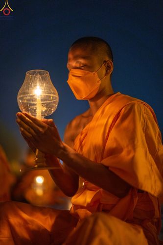 ภาพ No.78214:พิธีจุดประทีปและเวียนประทักษิณถวายเป็นพุทธบูชา ในโครงการบรรพชาสามเณรหมู่ ณ ลุมพินีวัน ประเทศเนปาล  วันที่ 16 มีนาคม พ.ศ. 2566