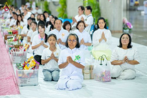 ภาพ No.342901:วันอาทิตย์ที่ 9 สิงหาคม พ.ศ.2569 พิธีตักบาตรฉลองพระใหม่ โครงการบรรพชาและอุปสมบทหมู่ รุ่นเข้าพรรษา ณ มหารัตนวิหาคด คอร์ 26 วัดพระธรรมกาย