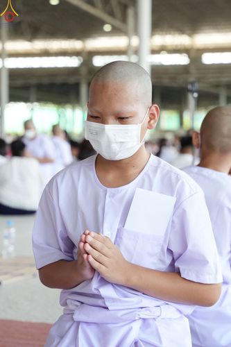 ภาพ No.79348:พิธีขอขมา มอบบาตรและผ้าไตร ในโครงการบรรพชาสามเณรฟื้นฟูพระพุทธศาสนาทั่วไทย โครงการอบรมยุวธรรมทายาท มัชฌิมธรรมทายาท และธรรมทายาทรุ่นอุดมศึกษา ณ สภาธรรมกายสากล วัดพระธรรมกาย วันเสาร์ที่ 1 เมษายน พ.ศ. 2566