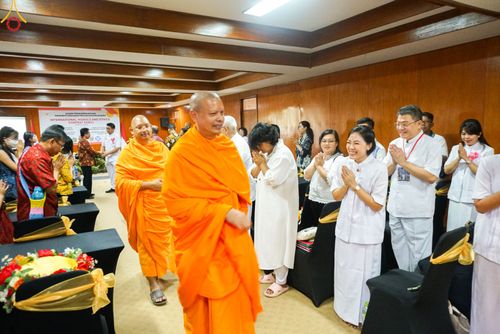 ภาพ No.82216:พิธีมอบรางวัลเกียรติยศและ การลงนามข้อตกลงความร่วมมือ (MOU)  โครงการสอบแข่งขัน  สอบตอบปัญหามงคลชีวิต 38 ประการ  ระหว่างประเทศ ในวันเสาร์ที่ 3 มิ.ย. พ.ศ.2566 ณ ห้องประชุม อวัทธนะ มหาเจดีย์บุโรพุทโธ ประเทศอินโดนีเซีย