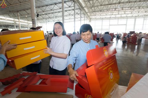 ภาพ No.320490:วันที่ 10 เมษายน พ.ศ.2569 การเตรียมกล่องไทยธรรม เพื่องานถวายมหาสังฆทาน 40,000 กว่าวัดทั่วประเทศ วันคุ้มครองโลก 22 เมษายน พ.ศ.2569 วัดพระธรรมกาย