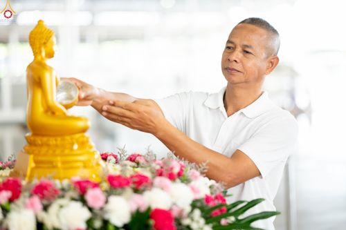 ภาพ No.318256:วันอาทิตย์ต้นเดือนที่ 5 เมษายน พ.ศ.2569 พิธีตักบาตร ณ บ้านแก้วเรือนทองคุณยายอาจารย์ฯ วัดพระธรรมกาย