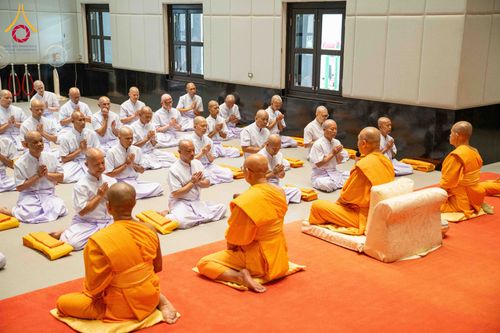 ภาพ No.298201:วันเสาร์ที่ 17 มกราคม พ.ศ. 2569 พิธีบรรพชาอุปสมบท โครงการอุปสมบทหมู่ บูชาธรรมครบ 117 ปี คุณยายอาจารย์มหารัตนอุบาสิกาจันทร์ ขนนกยูง  ณ อุโบสถพระไตรปิฎก วัดพระธรรมกาย