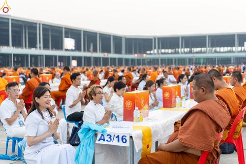 ภาพ No.324111:วันที่ 22 เมษายน พ.ศ.2569 (วันคุ้มครองโลก) พิธีถวายมหาสังฆทาน 40,000 กว่าวัดทั่วประเทศ ณ ลานธรรม พระมหาธรรมกายเจดีย์ วัดพระธรรมกาย