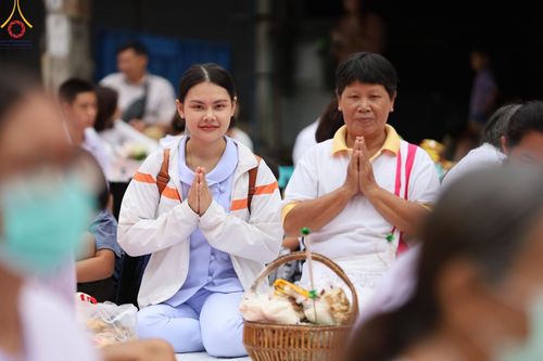 ภาพ No.146294:ตักบาตรพระ 1,384 รูป ทำบุญเมืองฝางครบรอบ 1,383 ปี ถวายเป็นพระราชกุศลแด่พระบาทสมเด็จพระเจ้าอยู่หัว เนื่องในโอกาสพระราชพิธีมหามงคล เฉลิมพระชนมพรรษา 6 รอบ 72 พรรษา วันเสาร์ที่ 27 กรกฎาคม พ.ศ.2567  ณ ถนนหน้าที่ว่าการอำเภอฝาง จ.เชียงใหม่