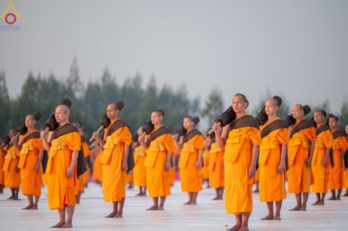 ภาพ No.198658:พระธรรมยาตราปฏิบัติธรรม และถ่ายภาพหมู่ประวัติศาสตร์ ณ อนุสรณ์สถานบางปลา วัดบางปลา อำเภอบางเลน จังหวัดนครปฐม ในโครงการธรรมยาตรา กตัญญูบูชา มหาปูชนียาจารย์ พระมงคลเทพมุนี(สด จนฺทสโร) พระผู้ปราบมาร อนุสรณ์สถาน 7 แห่ง ปีที่ 13 วันที่ 20 มกราคม พ.ศ. 2568