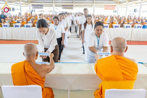 ภาพ No.230207:วันเสาร์ที่ 28 มิถุนายน พ.ศ. 2568 พิธีถวายสังฆทาน 323 วัด 4 จังหวัดชายแดนใต้ ปีที่ 21 ครั้งที่ 178 พิธีมอบกองทุนหนุนแรงใจช่วยครูใต้ ปีที่ 18 ครั้งที่ 142 ณ ศูนย์อบรมเยาวชนจังหวัดปัตตานี