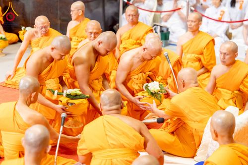 ภาพ No.223792:วันอาทิตย์ที่ 11 พฤษภาคม พ.ศ. 2568 พิธีอุปสมบทสามเณรเปรียญธรรมอุปสมบทอุทิศชีวิต 9 รูป อุบาสก 1 ท่าน ณ อุโบสถพระไตรปิฏกวัดพระธรรมกาย