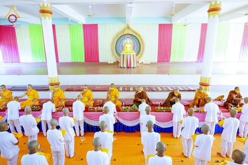 ภาพ No.75980:พิธีบรรพชาสามเณร ณ วัดปันชารี สันติปูร์ อรัญกฏิ เมืองคาร์กาชารี ประเทศบังกลาเทศ วันที่ 10 กุมภาพันธ์ พ.ศ. 2566