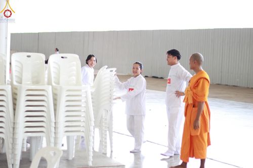 ภาพ No.134626:V.35 เพื่อบุญต้นเดือน การรับบุญของเจ้าหน้าที่หน่วยงานต่างๆ เพื่องานบุญวันอาทิตย์ต้นเดือน ณ วัดพระธรรมกาย วันที่ 7 เมษายน พ.ศ. 2567