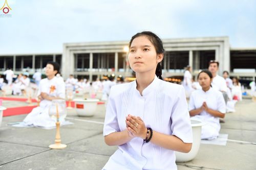 ภาพ No.252945:วันที่ 10 ตุลาคม พ.ศ. 2568 พิธีปลูกต้นทรัพย์บานชื่น ณ ลานธรรม วัดพระธรรมกาย