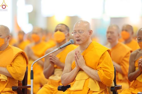 ภาพ No.86891:พิธีตักบาตร , พิธีบูชาข้าวพระ , พิธีจุดเทียนใจ ไฟนิรันดร์ อนันตชัย ในวันอาทิตย์ต้นเดือน 3 กันยายน พ.ศ. 2566 ณ วัดพระธรรมกาย