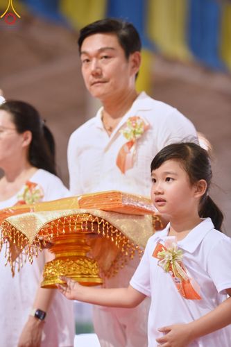 ภาพ No.167754:พิธีทอดกฐิน และ พิธีกรานกฐิน ในวันอาทิตย์ที่ 3 พฤศจิกายน พ.ศ. 2567 ณ วัดพระธรรมกาย จ.ปทุมธานี