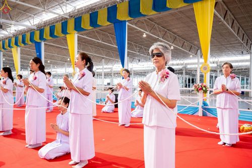 ภาพ No.234010:วันอาทิตย์ที่ 20 กรกฎาคม พ.ศ.2568 พิธีจุดเทียนใจ ไฟนิรันด์ อนันตชัย วัดพระธรรมกาย