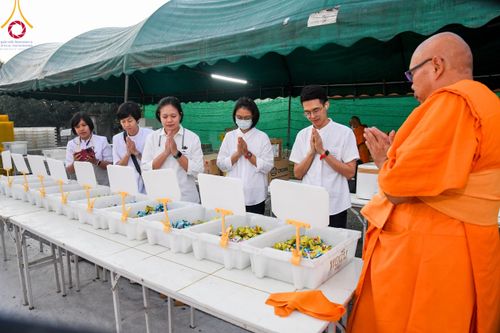 ภาพ No.109231:พิธีถวายภัตตาหารเป็นสังฆทาน แด่คณะพระธรรมยาตราฯ วันที่ 10 มกราคม พ.ศ. 2567 ณ อนุสรณ์สถานคลองบางนางแท่น อ.สามพราน จ.นครปฐม