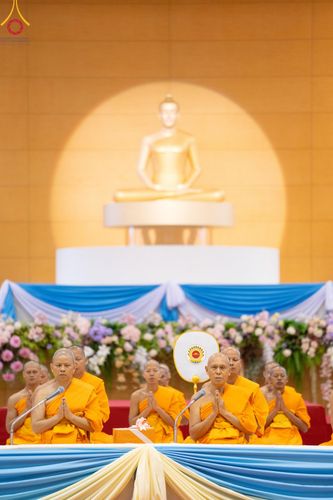 ภาพ No.59280:พิธีเจริญพระพุทธมนต์ ถวายภัตตาหารเป็นสังฆทาน เนื่องในวาระอายุวัฒนมงคล 80 ปี หลวงพ่อธัมมชโย ณ สภาธรรมกายสากล วัดพระธรรมกาย วันพุธที่ 24 เมษายน พ.ศ.2567