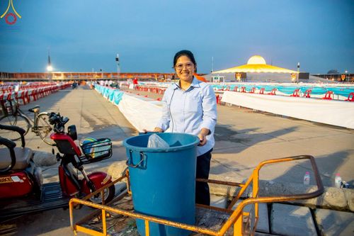 ภาพ No.218830:วันศุกร์ที่ 18 เมษายน พ.ศ. 2568 การเตรียมงานในลานธรรม , พระมหาธรรมกายเจดีย์ เพื่องานวันคุ้มครองโลก 22 เมษายน พ.ศ. 2568