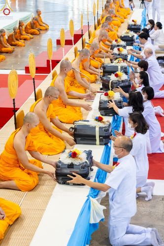 ภาพ No.88191:พิธีมุทิตาสักการะ เปรียญธรรม 9,6,3 และบาลีศึกษา 6,3  พิธีมอบดวงแก้วสามเณรทรงบาลีไวยากรณ์ วันอาทิตย์ 17 กันยายน พ.ศ. 2566 ณ สภาธรรมกายสากล วัดพระธรรมกาย
