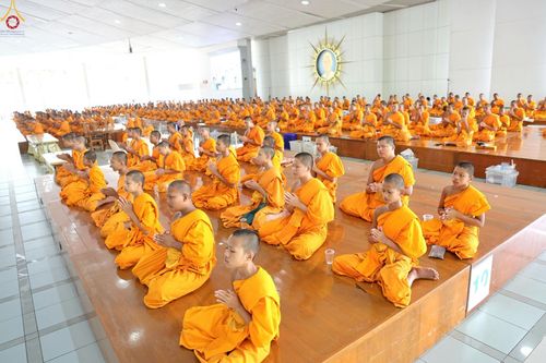 ภาพ No.231951:วันที่ 5 กรกฎาคม พ.ศ. 2568 พิธีถวายภัตตาหารเมนูสวรรค์ เพื่อการบรรลุธรรม ณ หอฉันคุณยายอาจารย์ฯ วัดพระธรรมกาย