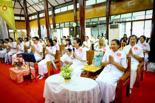 ภาพ No.140500:พิธีตอกเสาเข็มเป็นปฐมฤกษ์ เพื่อสร้างกุฎิและหอสวดมนต์ และพิธีทอดผ้าป่าบำรุงวัด ณ วัดกลางธนรินทร์ ต.บ้านแป้ง อ.พรหมบุรี จ.สิงห์บุรี วันอาทิตย์ที่ 9 มิถุนายน พ.ศ.2567