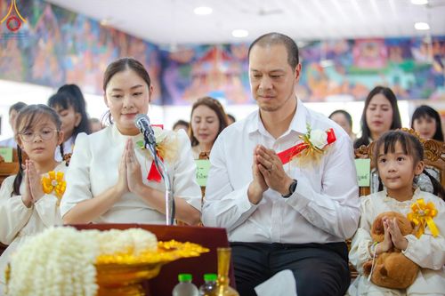 ภาพ No.162781:โครงการกฐินสามัคคีทั่วไทย 30,000 วัด บูชาธรรม 80 ปี หลวงพ่อธัมมชโย โดย คณะศิษยานุศิษย์วัดพระธรรมกาย ณ วัดโบสถ์บน จ.นนทบุรี วันที่ 19 ตุลาคม พ.ศ. 2567