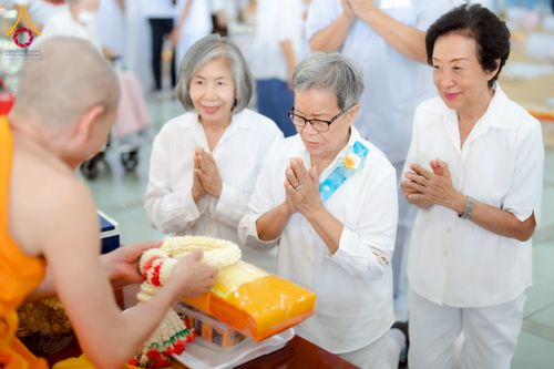 ภาพ No.253585:วันอังคารที่ 7 ตุลาคม พ.ศ.2568 (วันพระ ขึ้น 15 ค่ำ เดือน 11) พิธีบุพเปตพลี ครั้งที่ 171 ร่วมอุทิศบุญแด่หมู่ญาติที่ล่วงลับไปแล้ว และสืบทอดอายุพระพุทธศาสนา ณ หอฉันคุณยายอาจารย์ฯ วัดพระธรรมกาย